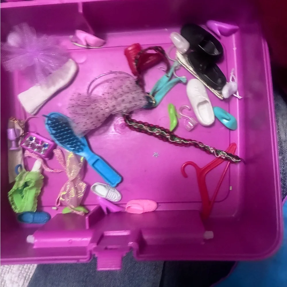 Vintage 1990 Barbie lunchbox with vintage Barbie Clothes - Picture 6 of 8